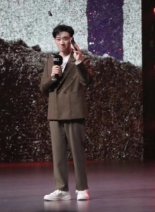 王自健